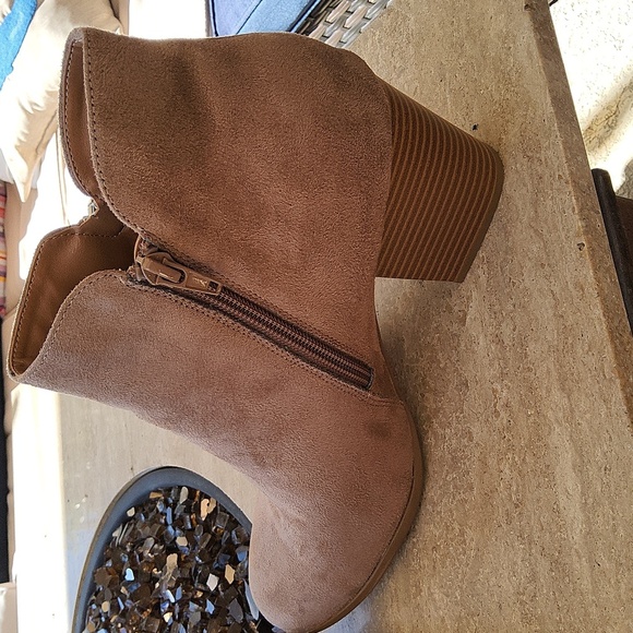 Style & Co faux suede light brown heeled boots size 10 1/2 - Picture 6 of 14